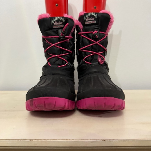 Skechers Black/Pink Snow Boots Size 4 - Picture 4 of 8